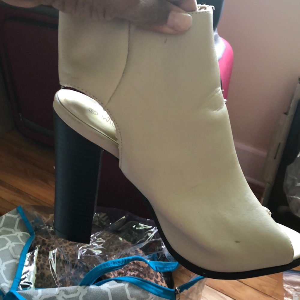Ankle sandals